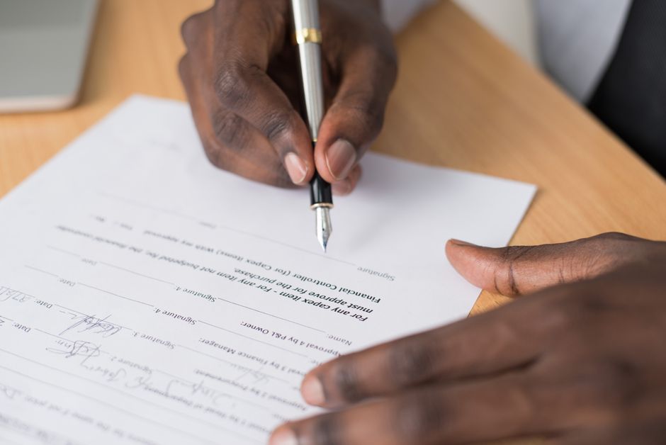 firma mobila la comanda serioasa semnare contract